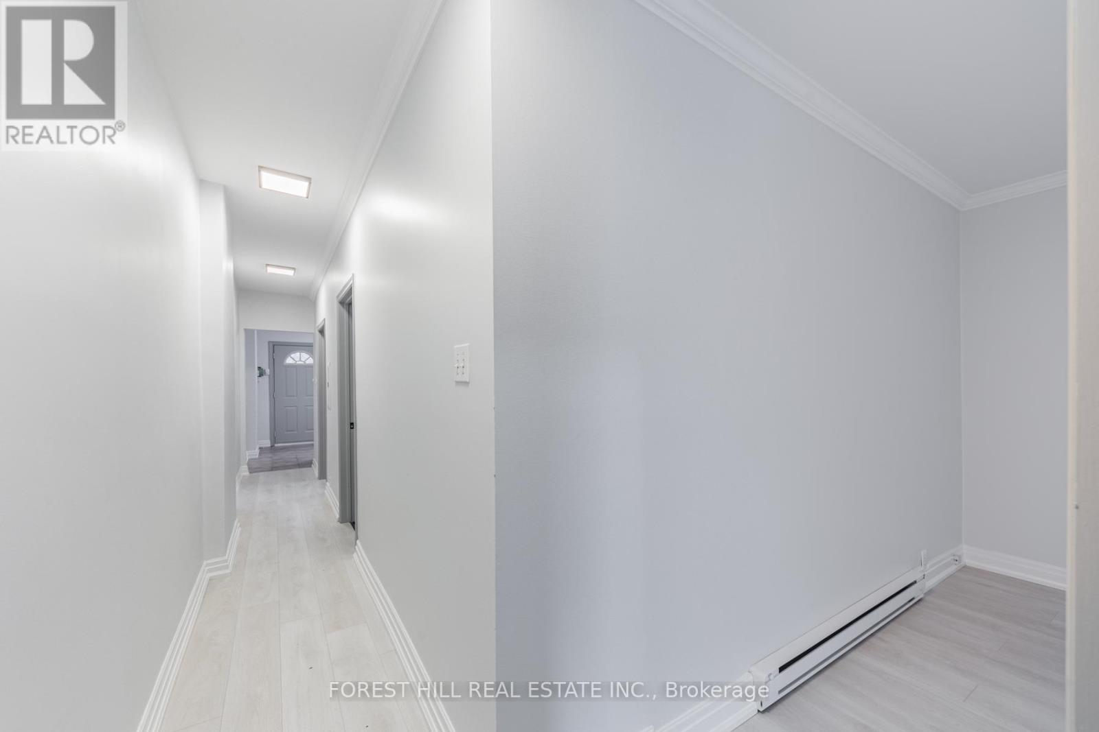 Upper - 669 St Clair Avenue W, Toronto, Ontario  M6C 1A7 - Photo 13 - C12753580