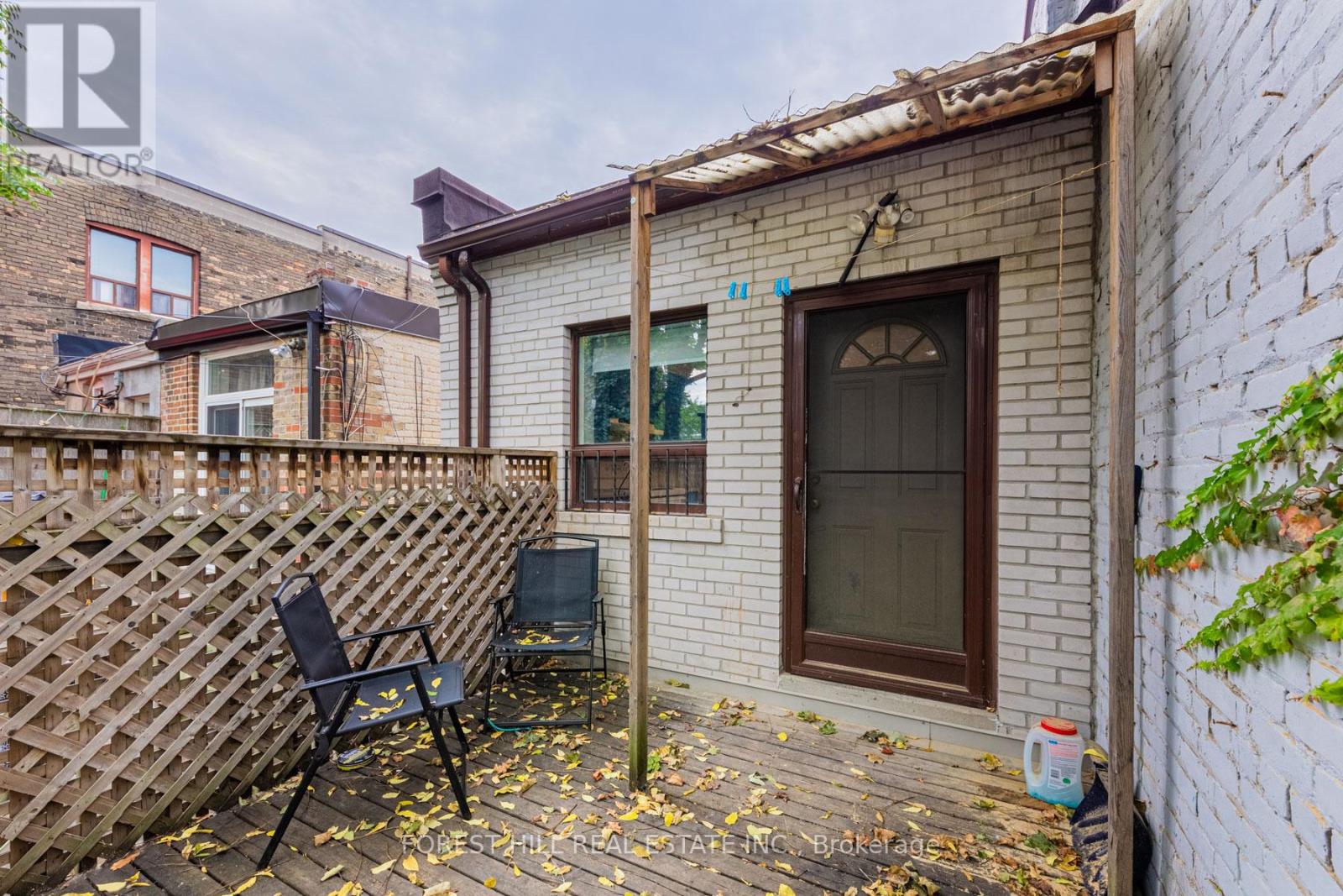 Upper - 669 St Clair Avenue W, Toronto, Ontario  M6C 1A7 - Photo 24 - C12753580