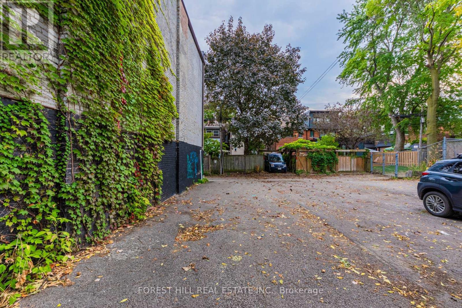 Upper - 669 St Clair Avenue W, Toronto, Ontario  M6C 1A7 - Photo 28 - C12753580