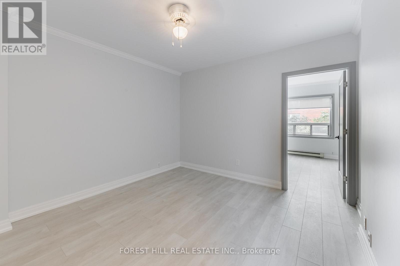 Upper - 669 St Clair Avenue W, Toronto, Ontario  M6C 1A7 - Photo 7 - C12753580