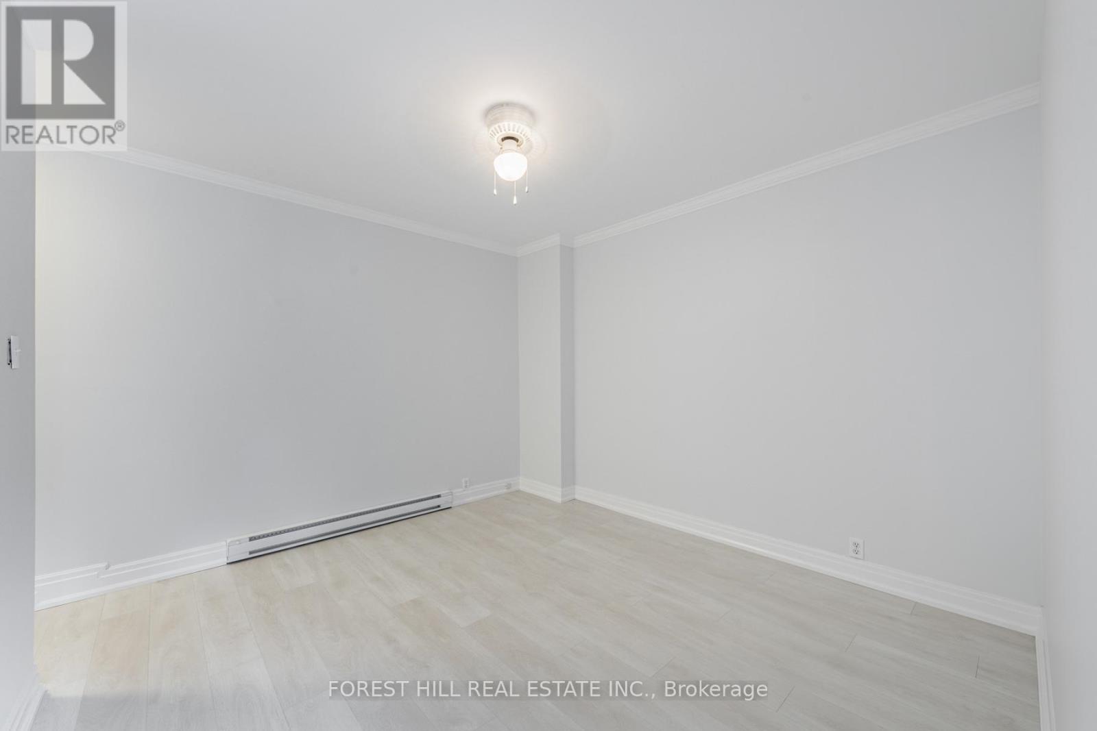 Upper - 669 St Clair Avenue W, Toronto, Ontario  M6C 1A7 - Photo 9 - C12753580