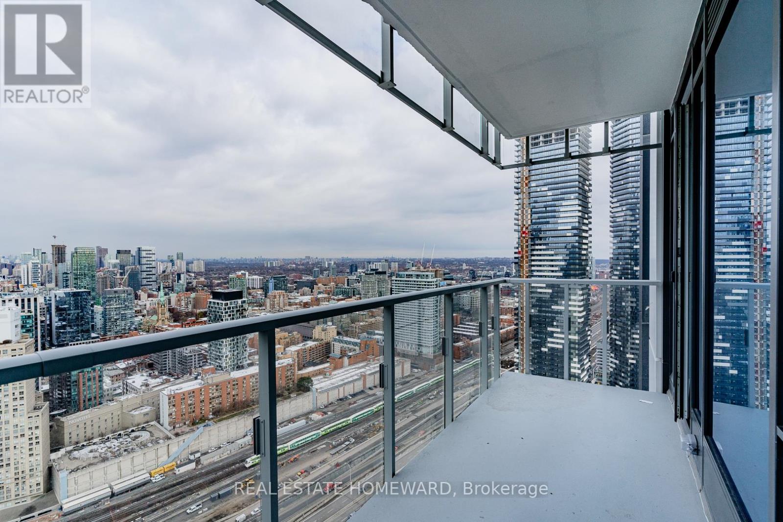 3907 - 28 Freeland Street, Toronto, Ontario  M5E 0E3 - Photo 16 - C12753586