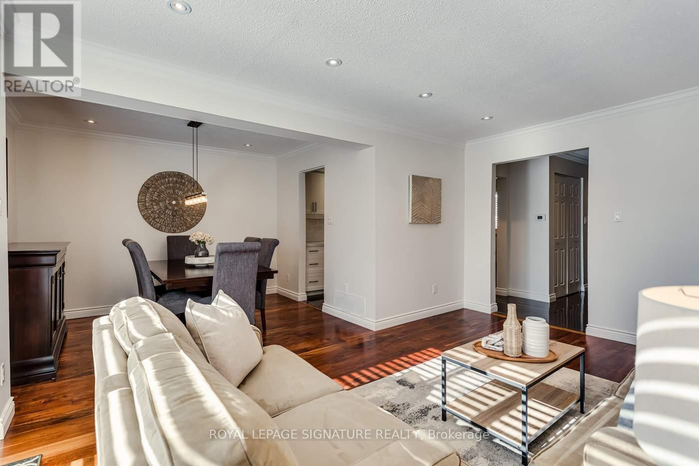 17 Carl Shepway, Toronto, Ontario  M2J 1X3 - Photo 5 - C12753638