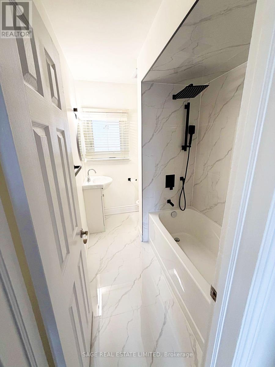 375 Lawrence Avenue W, Toronto (Bedford Park-Nortown), Ontario  M5M 1B8 - Photo 6 - C12753650