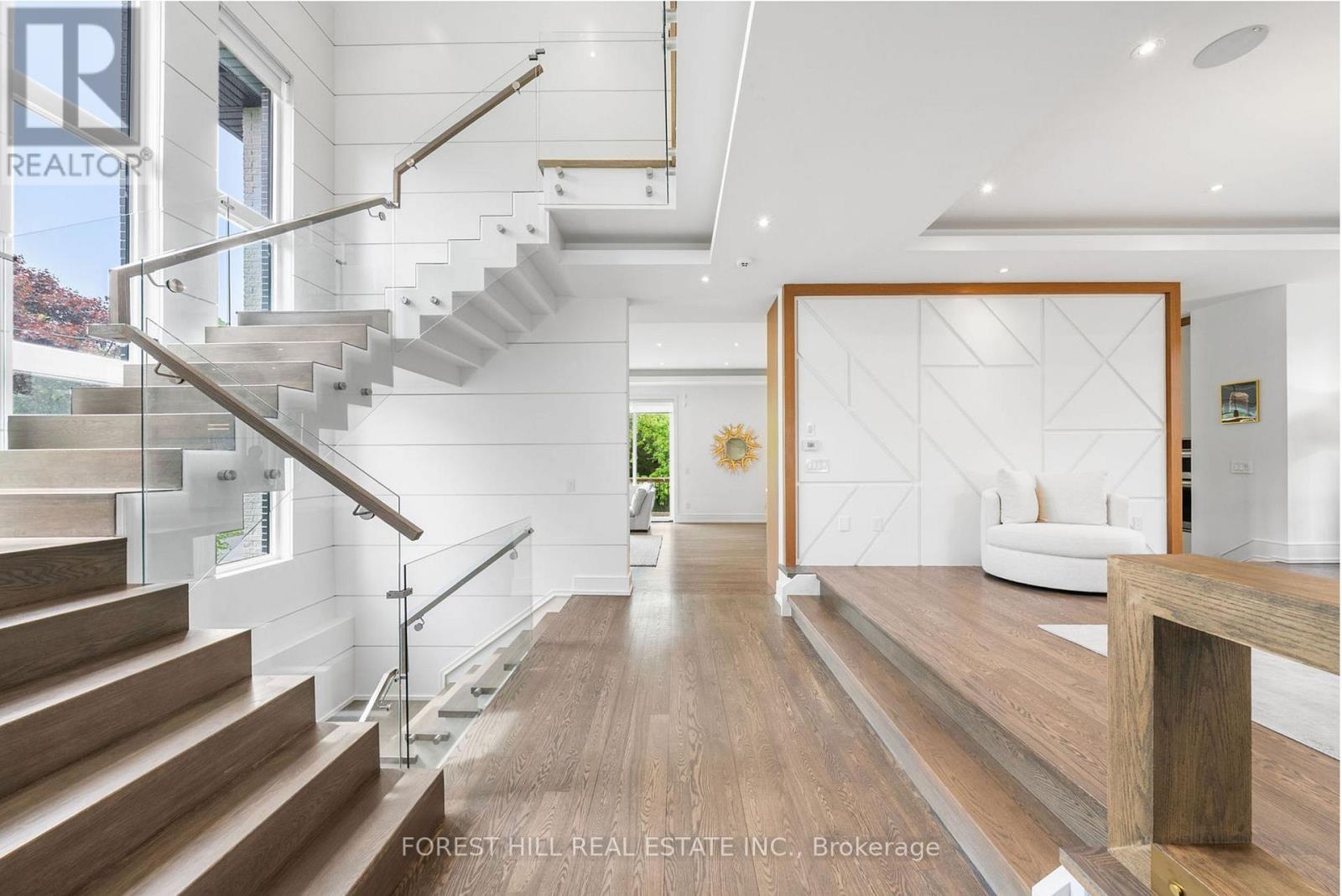 416 Patricia Avenue, Toronto (Newtonbrook West), Ontario  M2R 2M9 - Photo 2 - C12753658