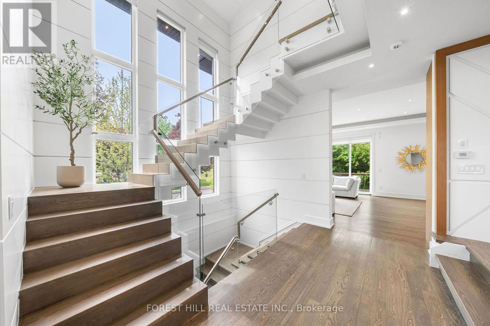 416 Patricia Avenue, Toronto (Newtonbrook West), Ontario  M2R 2M9 - Photo 3 - C12753658