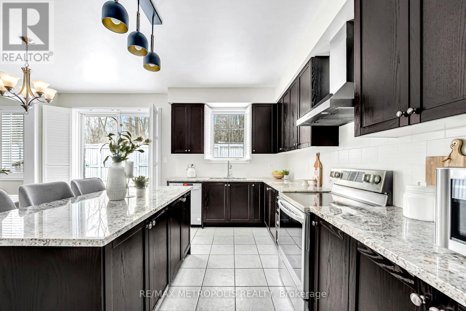 22 Bignell Crescent, Ajax, Ontario  L1Z 0P6 - Photo 10 - E12753472