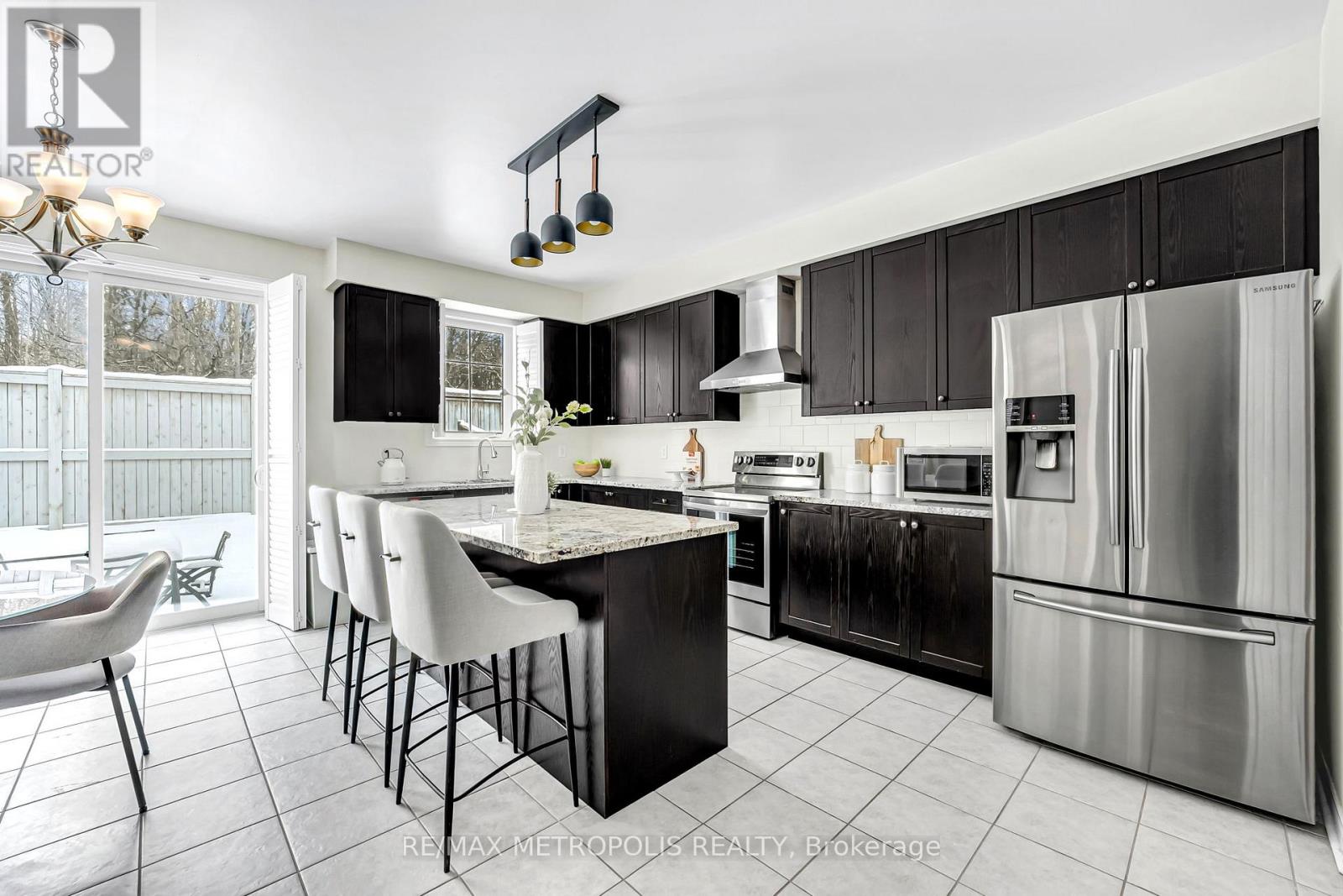 22 Bignell Crescent, Ajax, Ontario  L1Z 0P6 - Photo 9 - E12753472