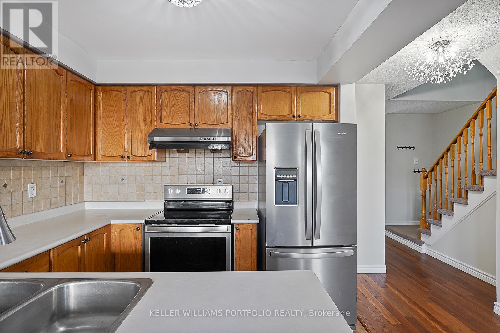 334 Sparrow Circle, Pickering, Ontario  L1V 6Y3 - Photo 20 - E12753508