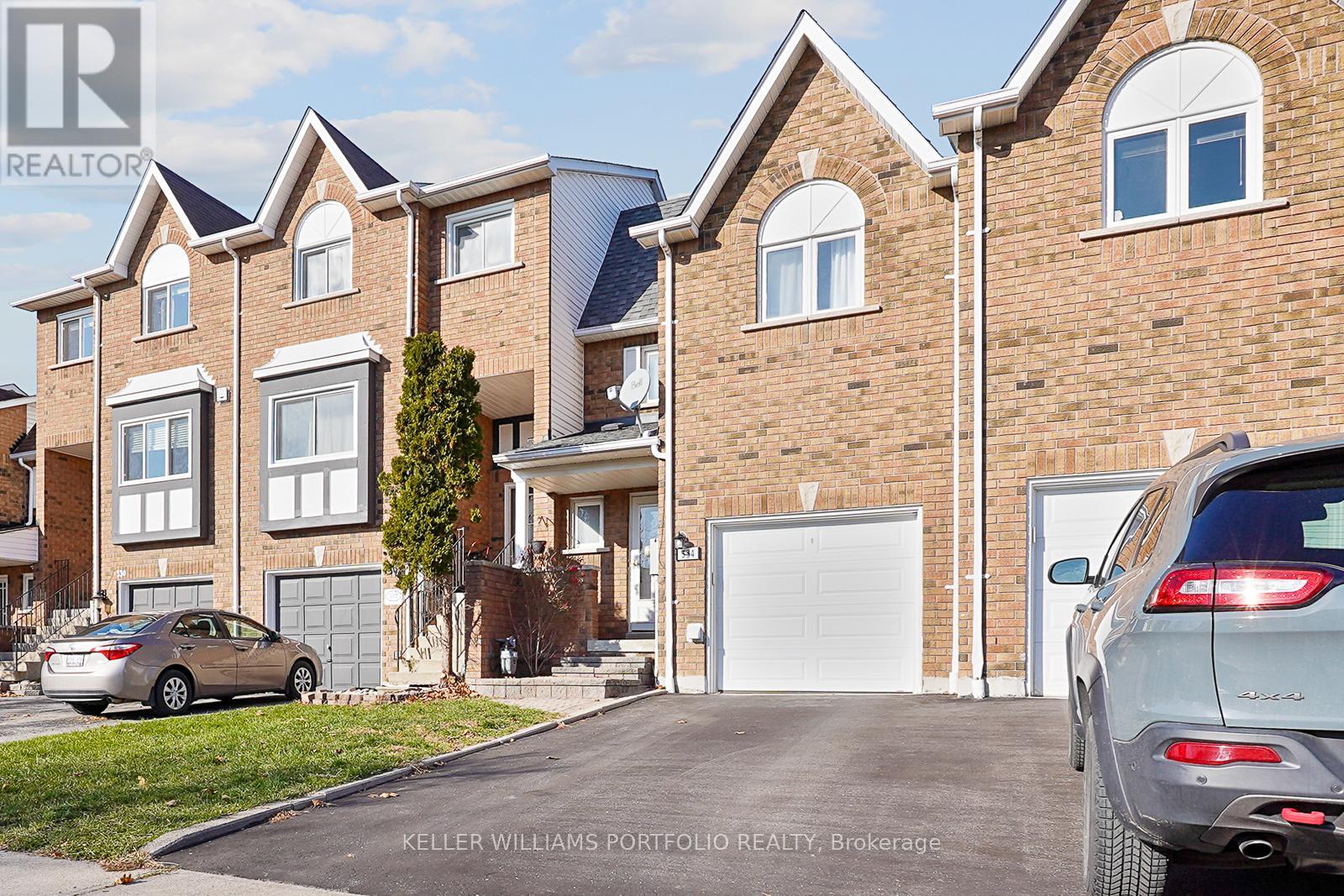 334 Sparrow Circle, Pickering, Ontario  L1V 6Y3 - Photo 3 - E12753508