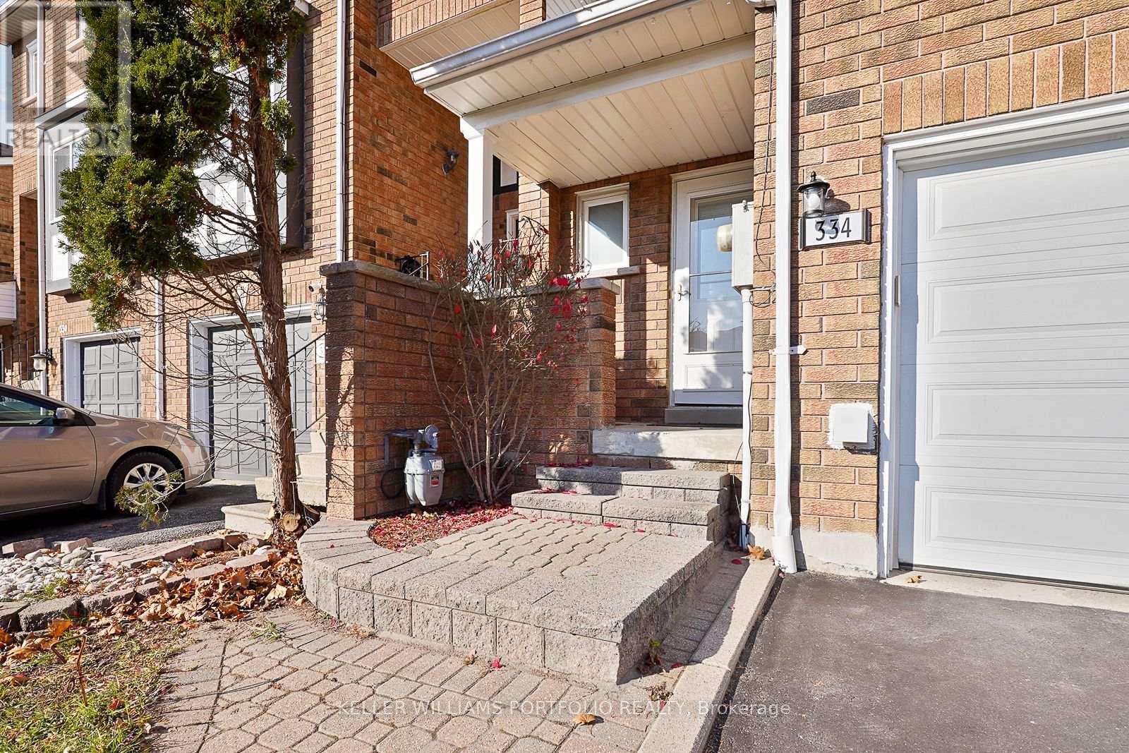 334 Sparrow Circle, Pickering, Ontario  L1V 6Y3 - Photo 4 - E12753508