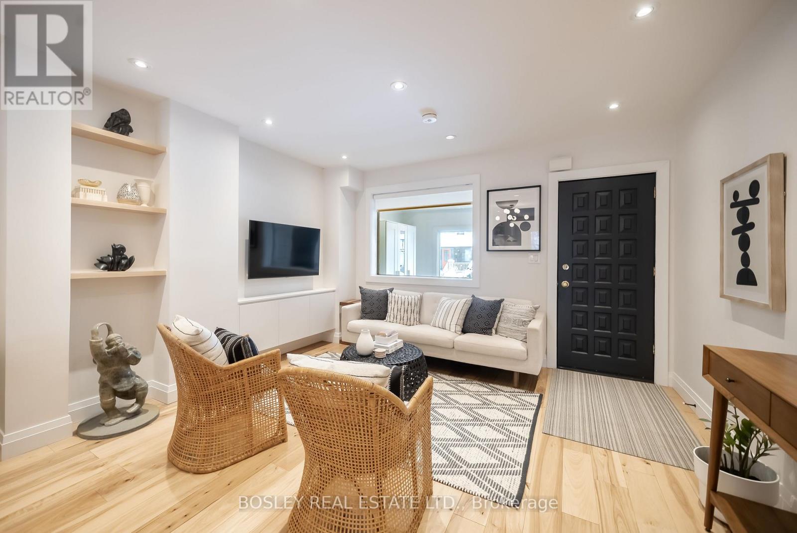 102 Woodfield Road, Toronto, Ontario  M4L 2W6 - Photo 6 - E12753564