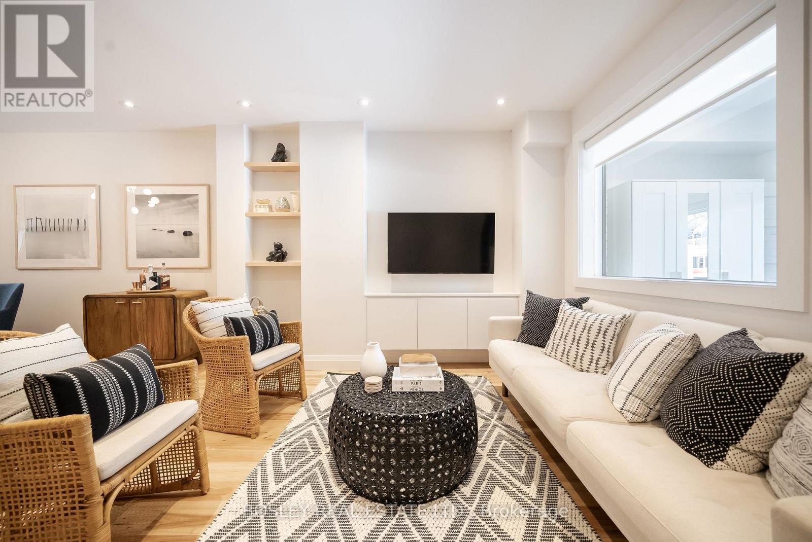 102 Woodfield Road, Toronto, Ontario  M4L 2W6 - Photo 7 - E12753564