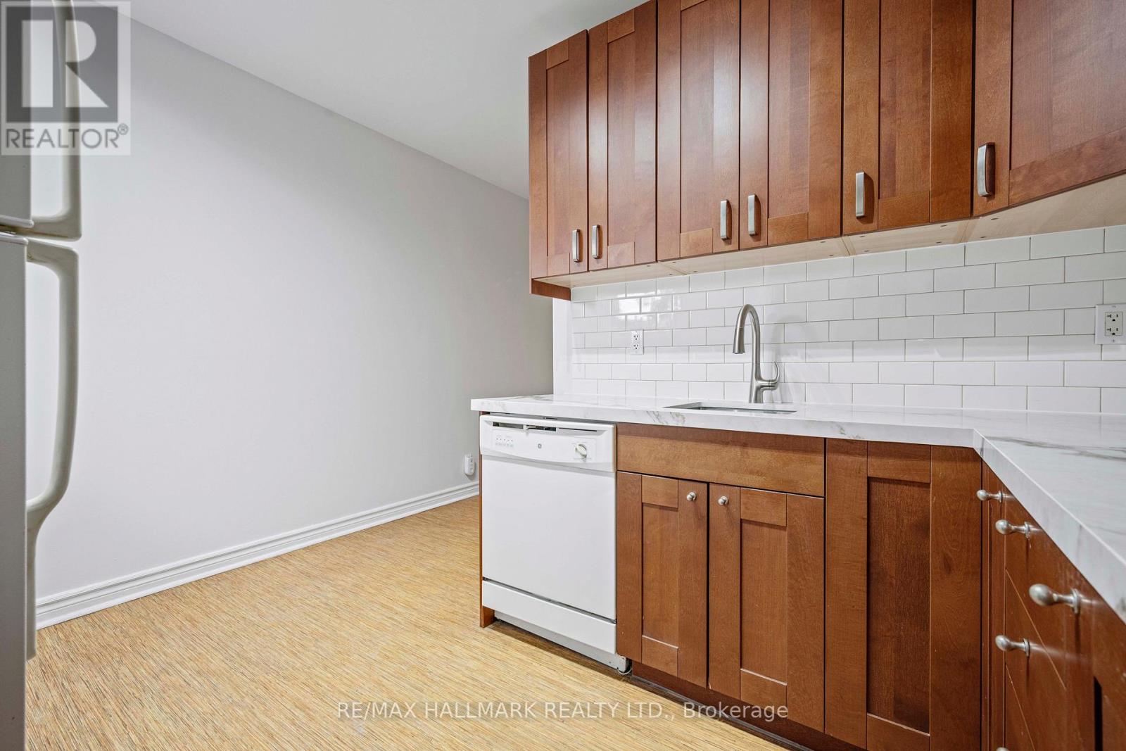 Main - 167 Heward Avenue, Toronto (South Riverdale), Ontario  M4M 2T6 - Photo 6 - E12753622
