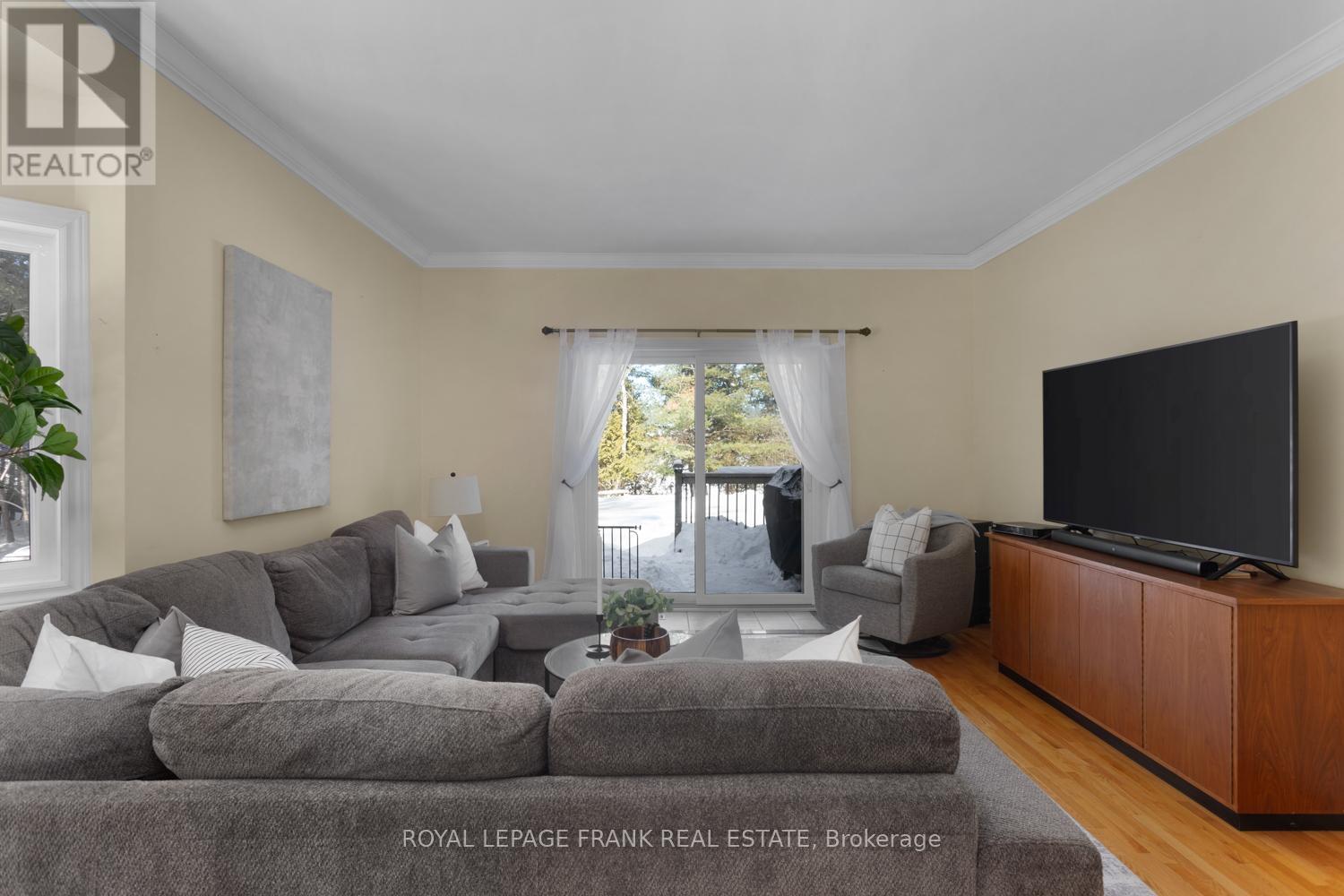 5 Regent Street, Georgina (Pefferlaw), Ontario  L0E 1N0 - Photo 10 - N12753168