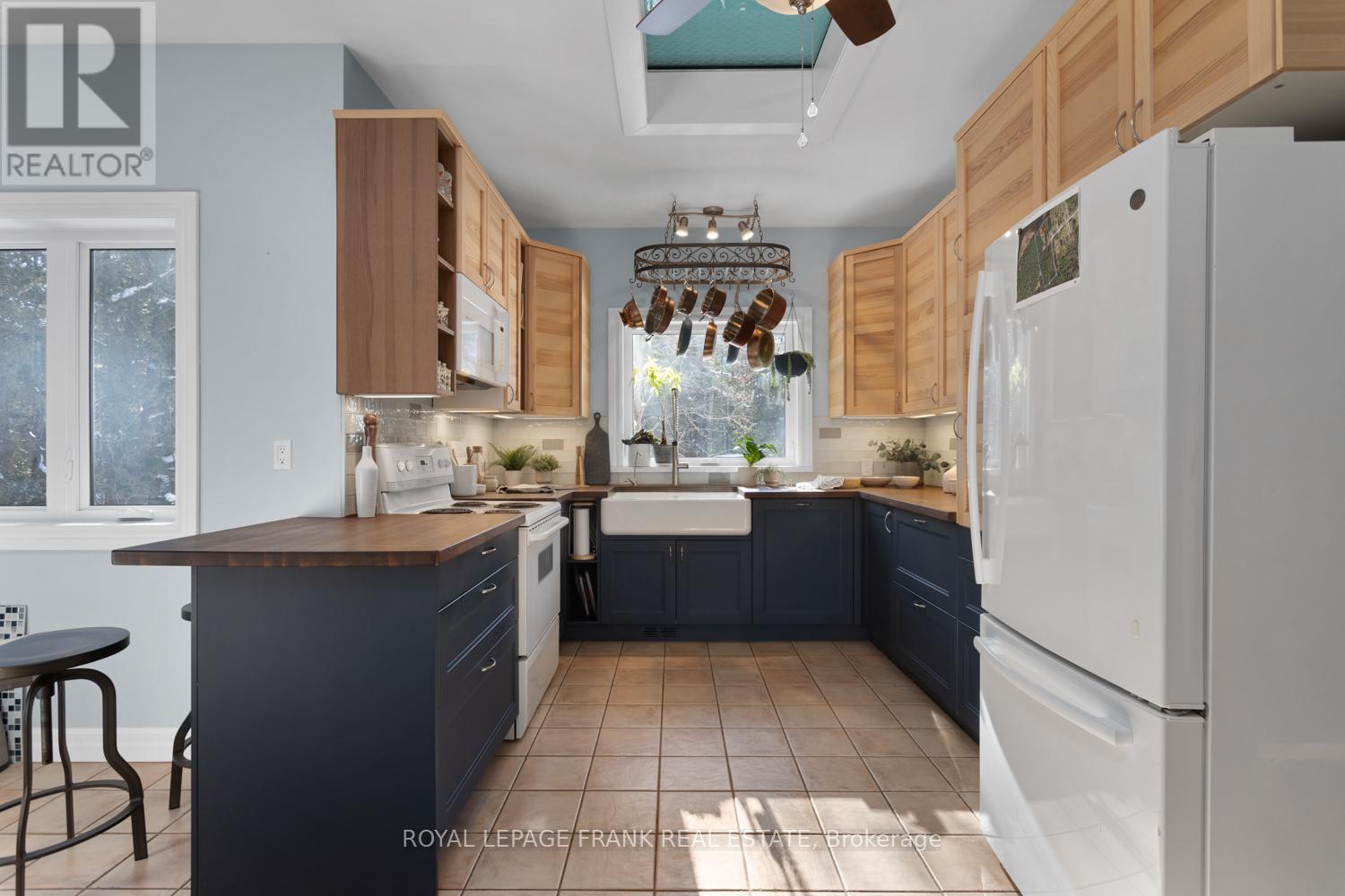 5 Regent Street, Georgina (Pefferlaw), Ontario  L0E 1N0 - Photo 8 - N12753168