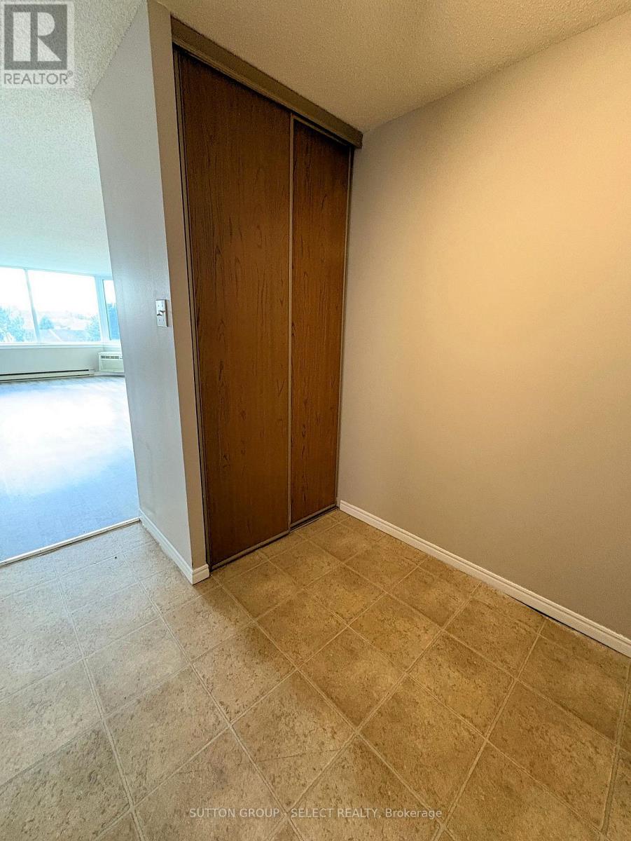 409 - 35 Green Valley Drive, Kitchener, Ontario  N2P 2A5 - Photo 11 - X12675740