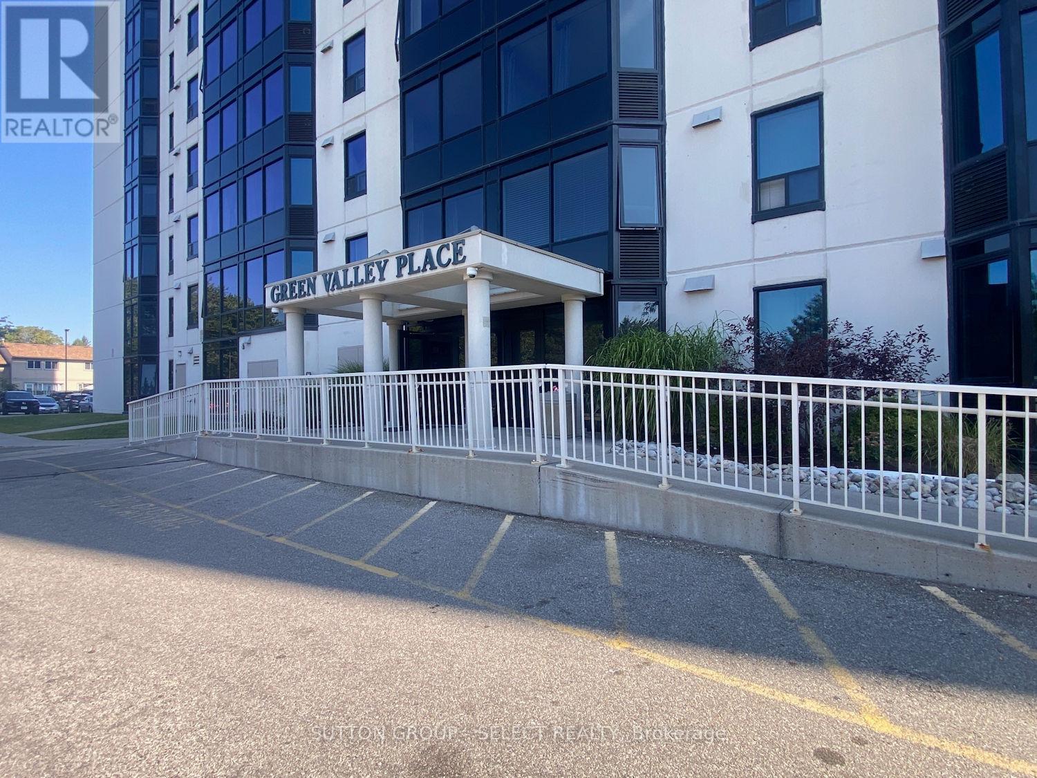 409 - 35 Green Valley Drive, Kitchener, Ontario  N2P 2A5 - Photo 4 - X12675740