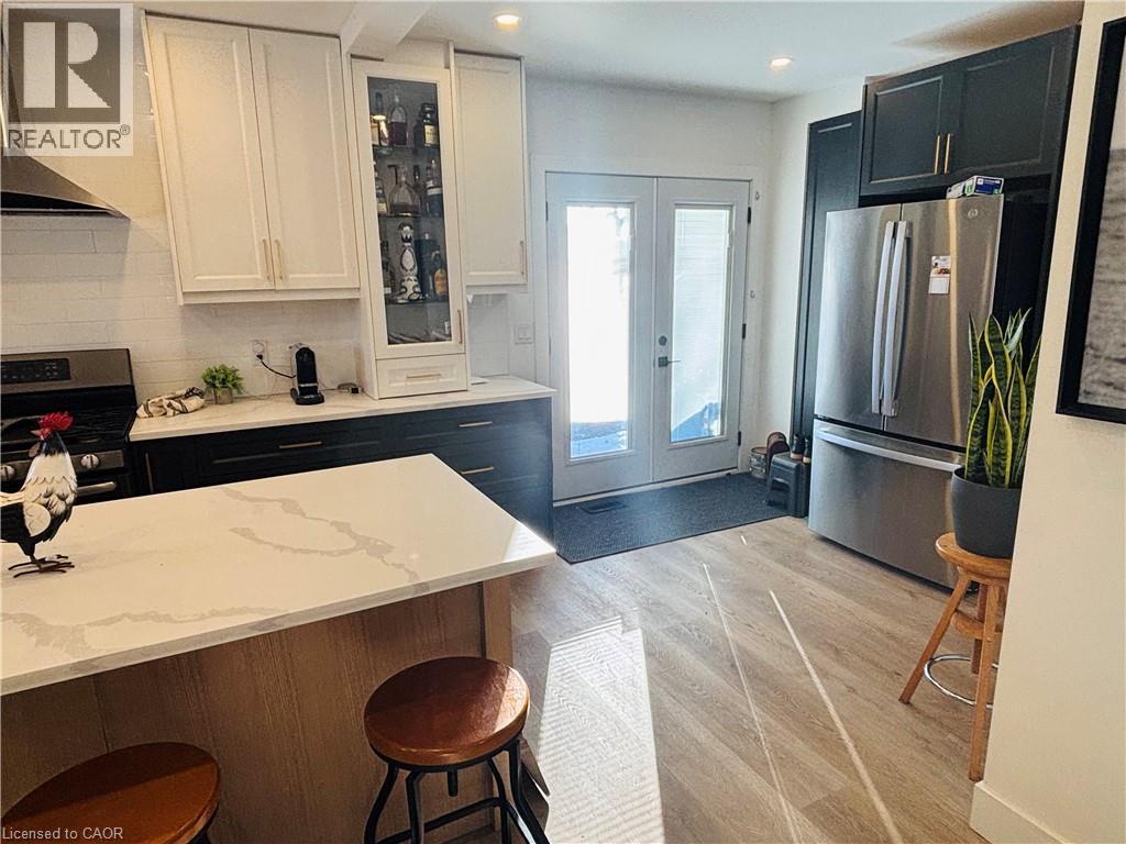 31 Weir Street S, Hamilton, Ontario  L8K 3A3 - Photo 3 - 40802646