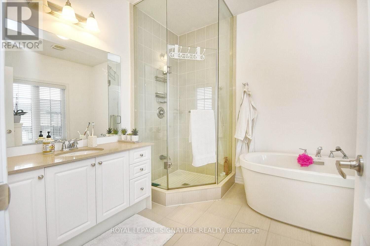 80 Gower Drive, Aurora, Ontario  L4G 7C4 - Photo 11 - N12753502