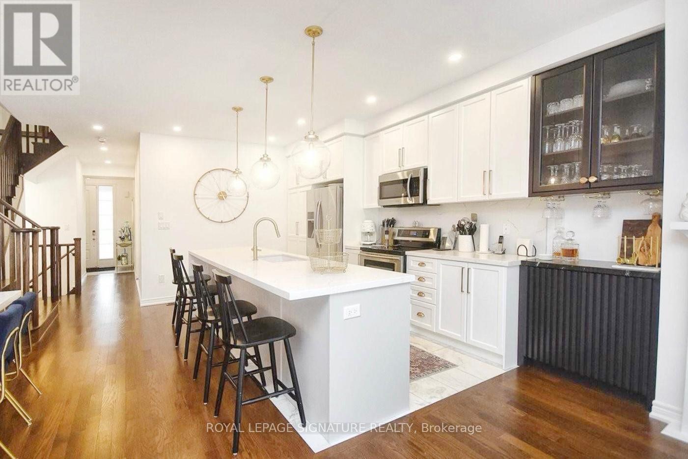 80 Gower Drive, Aurora, Ontario  L4G 7C4 - Photo 3 - N12753502