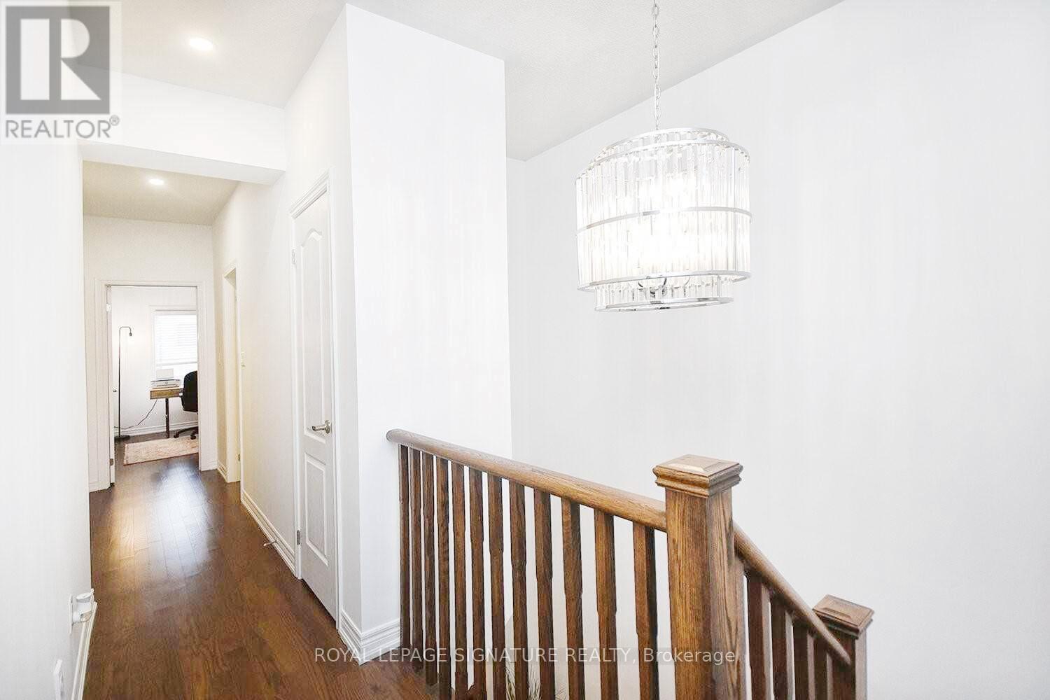 80 Gower Drive, Aurora, Ontario  L4G 7C4 - Photo 5 - N12753502