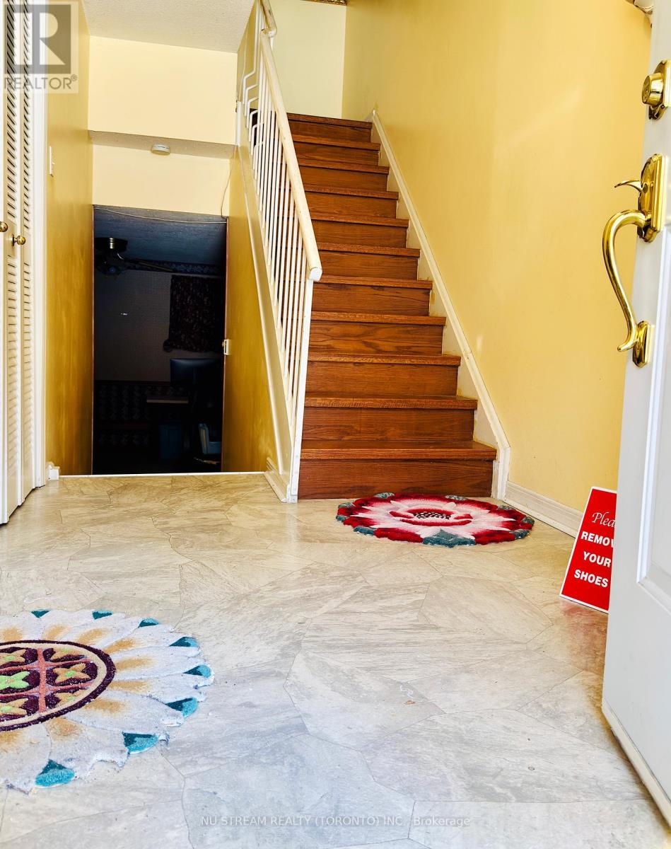 653 Village Parkway, Markham (Unionville), Ontario  L3R 2R2 - Photo 3 - N12753582