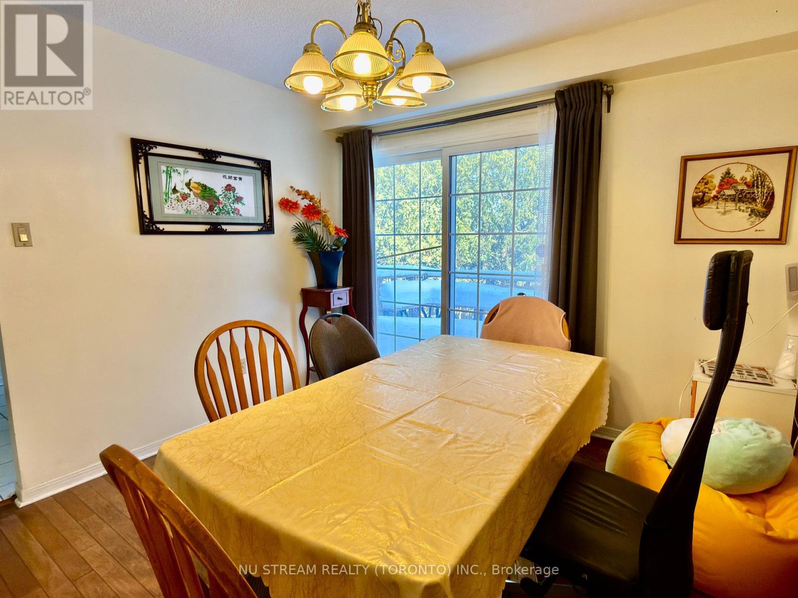 653 Village Parkway, Markham (Unionville), Ontario  L3R 2R2 - Photo 4 - N12753582