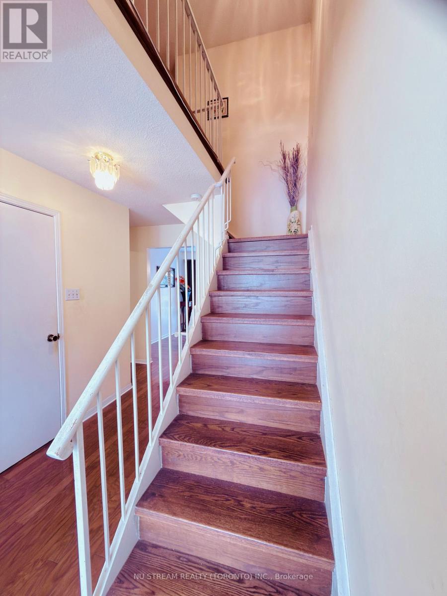 653 Village Parkway, Markham (Unionville), Ontario  L3R 2R2 - Photo 9 - N12753582