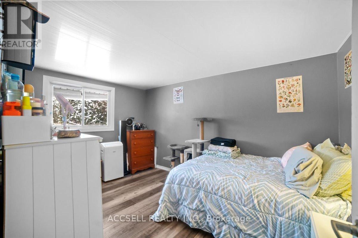 156 Evergreen Avenue, Tay, Ontario  L0K 1R0 - Photo 14 - S12753592