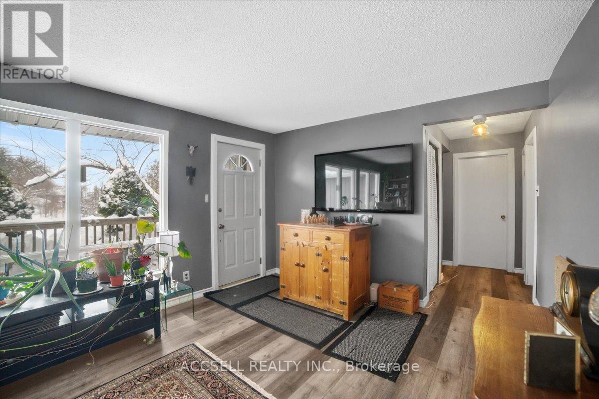 156 Evergreen Avenue, Tay, Ontario  L0K 1R0 - Photo 2 - S12753592