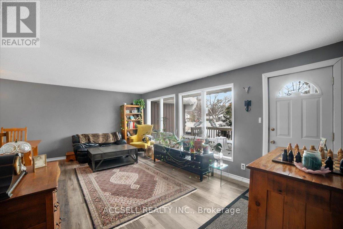 156 Evergreen Avenue, Tay, Ontario  L0K 1R0 - Photo 6 - S12753592
