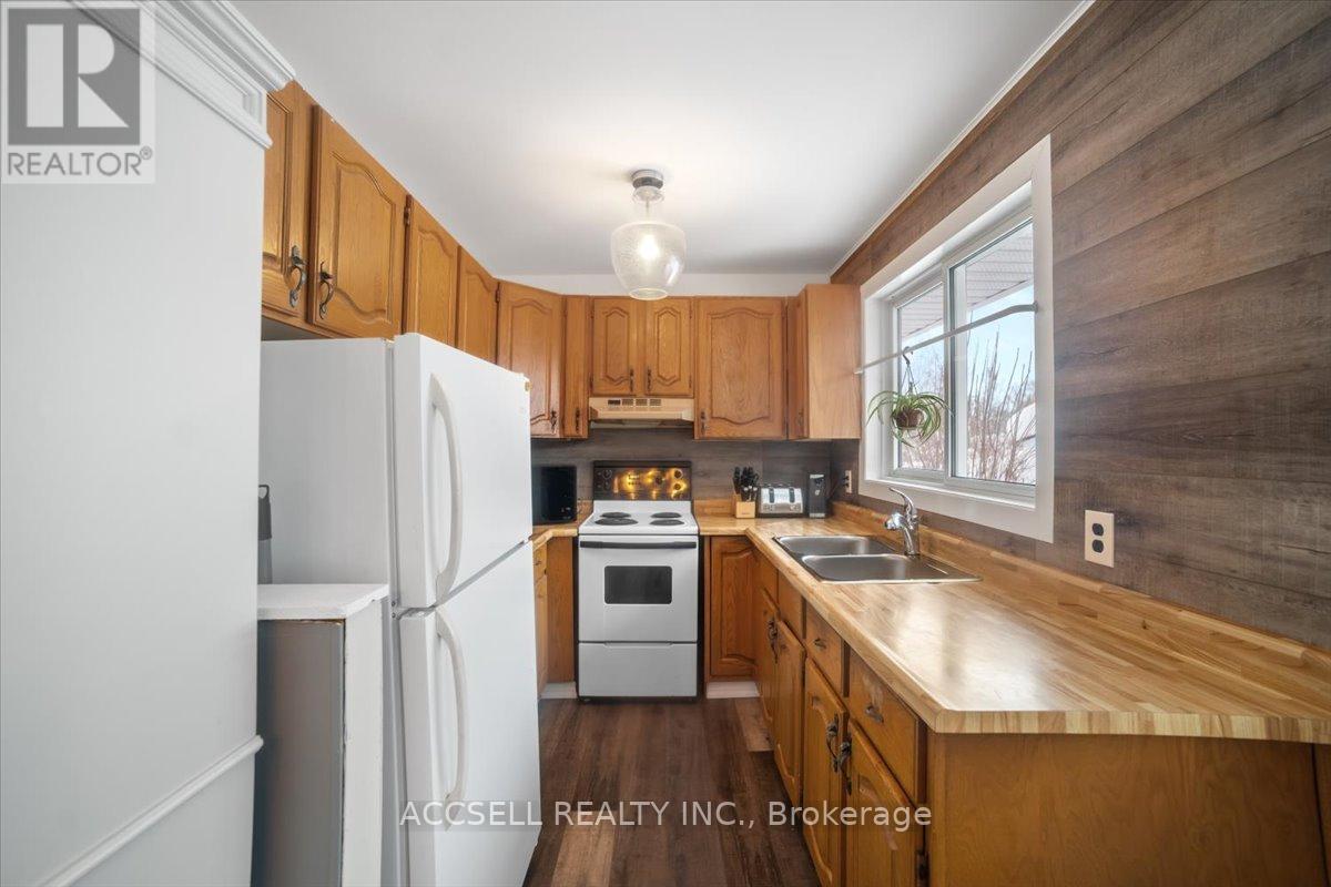 156 Evergreen Avenue, Tay, Ontario  L0K 1R0 - Photo 7 - S12753592