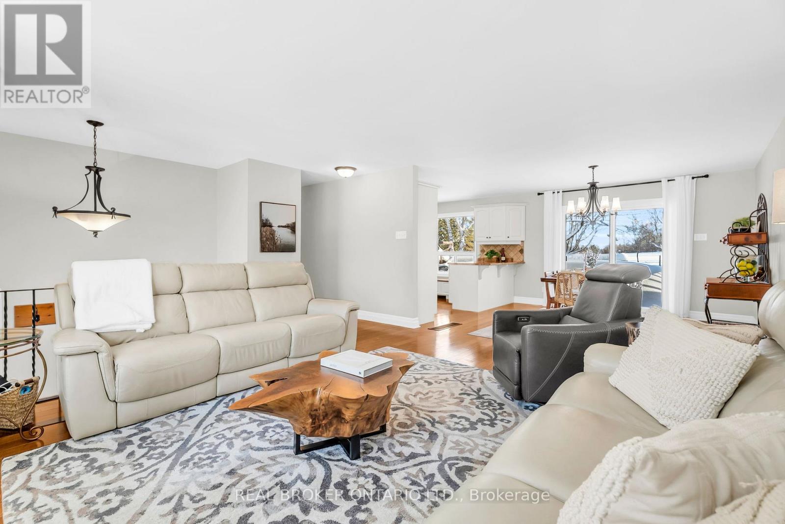 2477 Old Fort Road, Tay, Ontario  L4R 4K3 - Photo 10 - S12753652