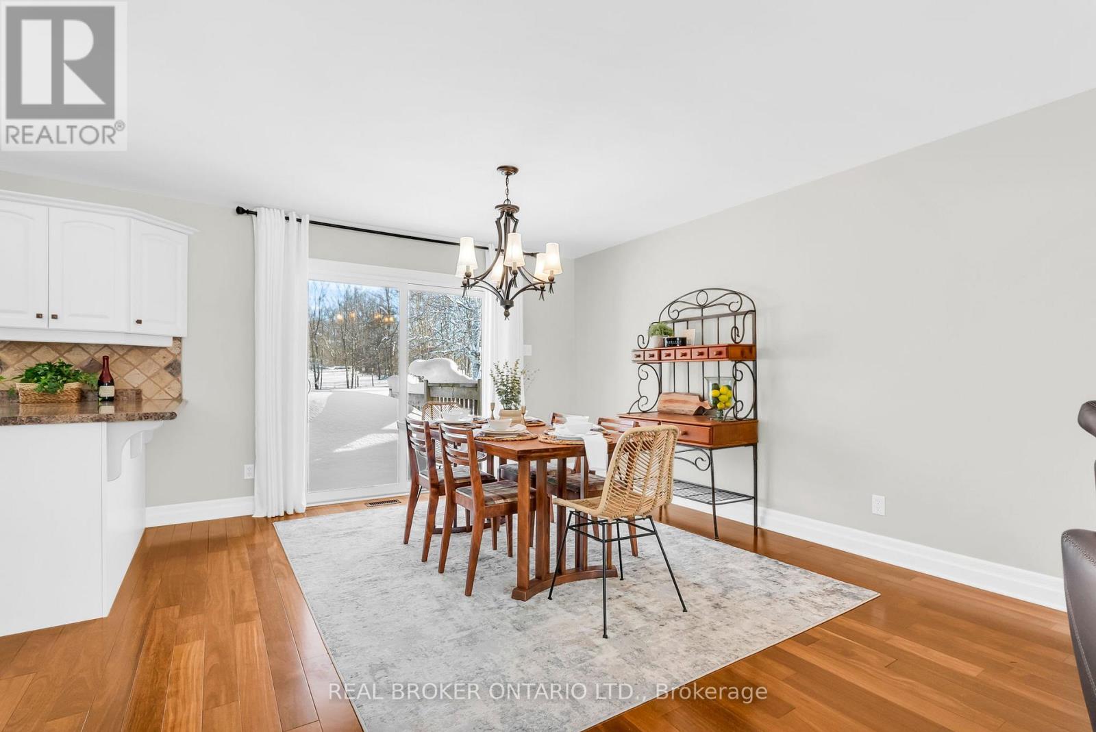 2477 Old Fort Road, Tay, Ontario  L4R 4K3 - Photo 11 - S12753652