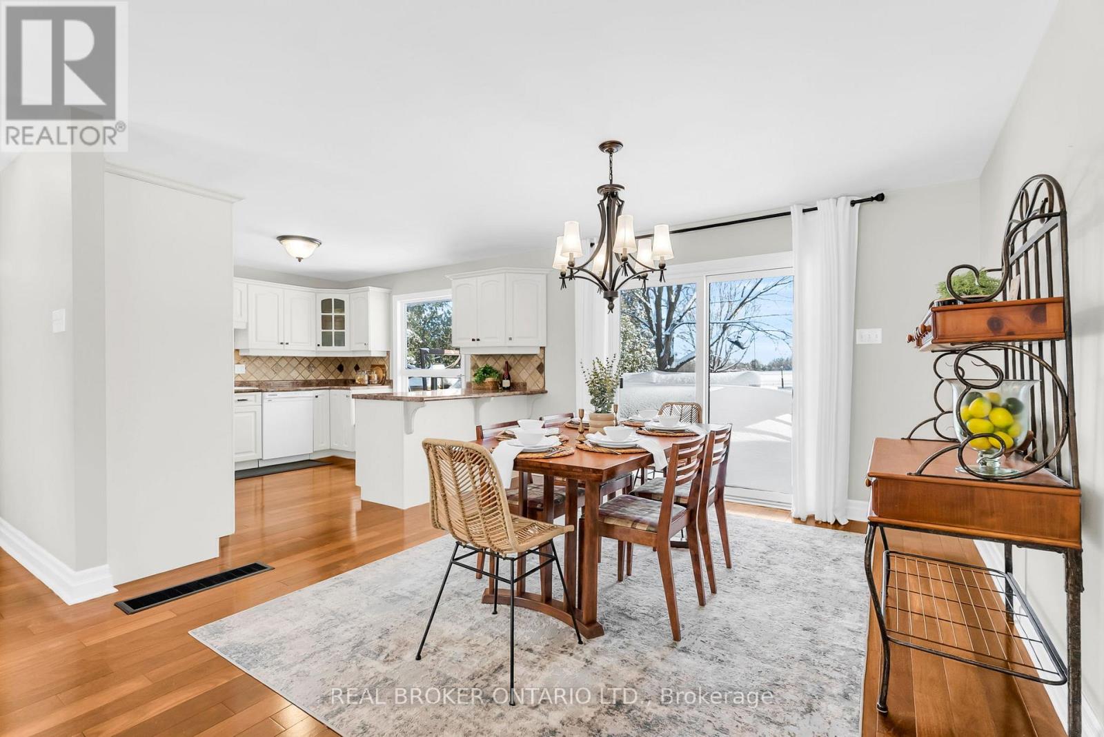 2477 Old Fort Road, Tay, Ontario  L4R 4K3 - Photo 12 - S12753652