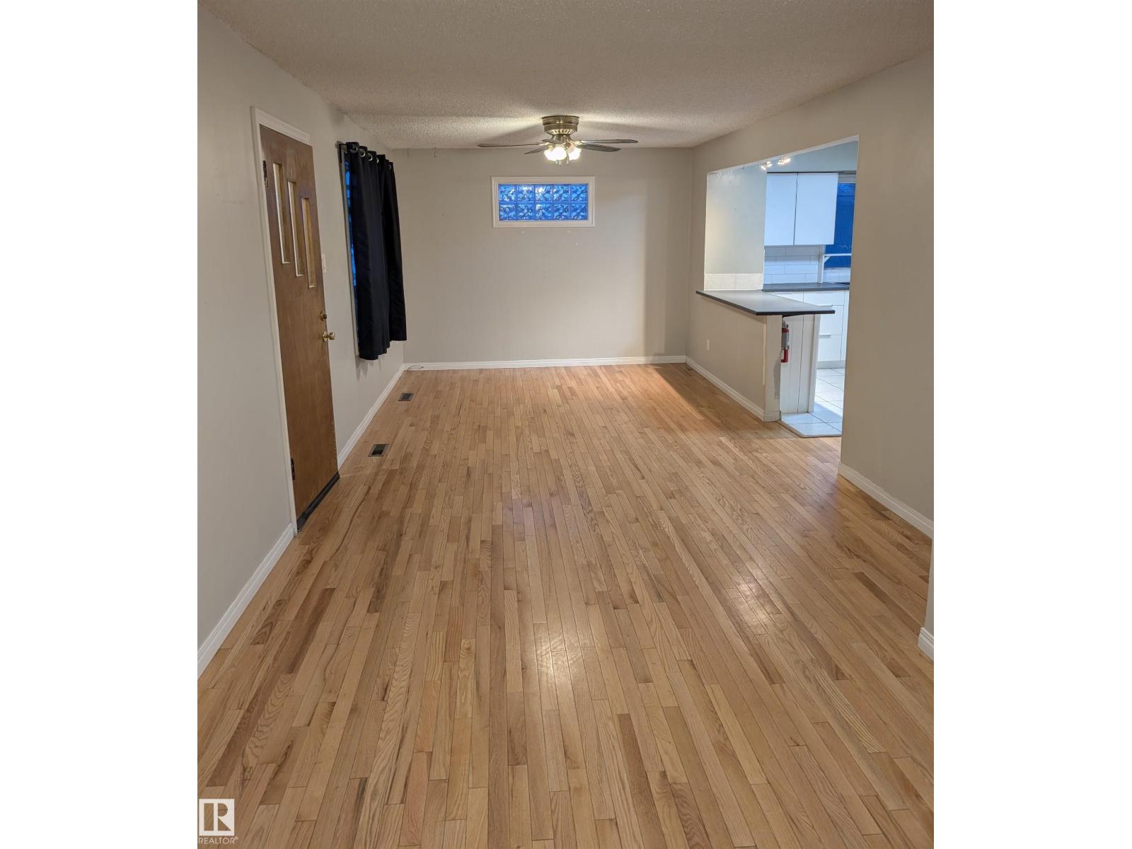 9734 152 St Nw, Edmonton, Alberta  T5P 1X1 - Photo 3 - E4471542