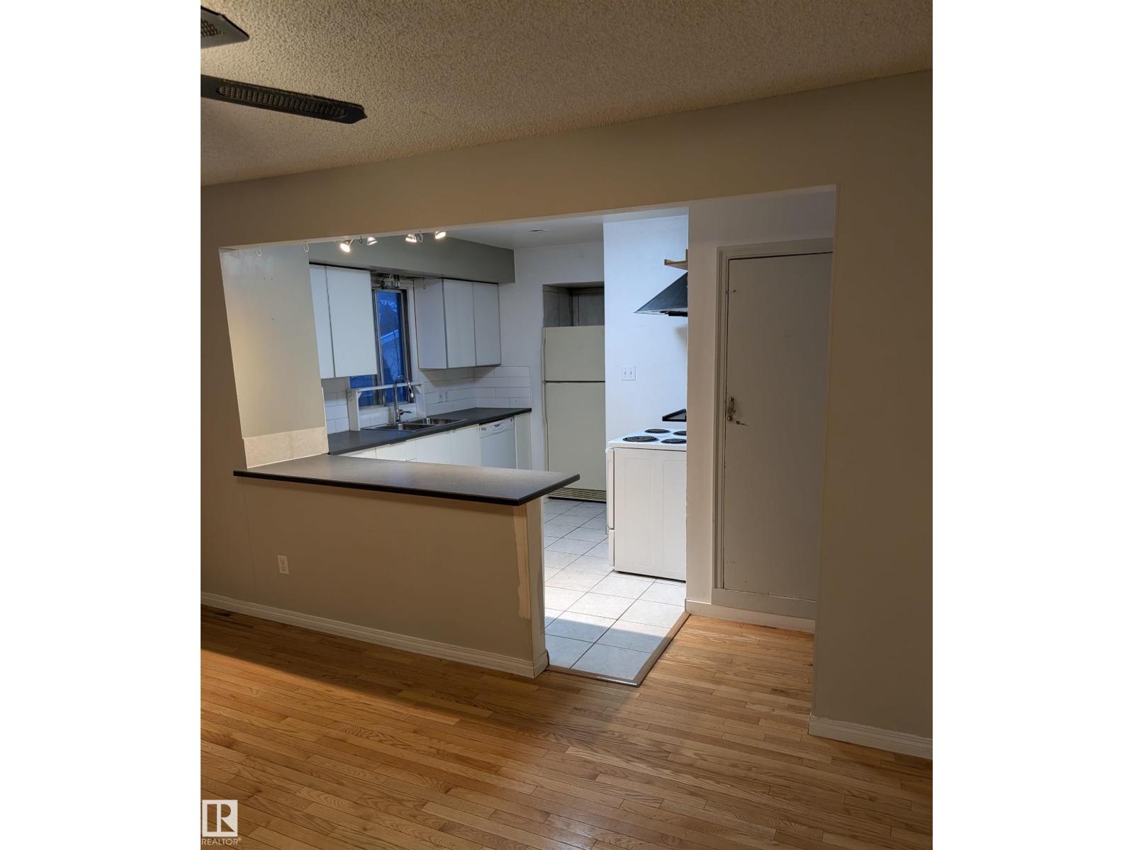 9734 152 St Nw, Edmonton, Alberta  T5P 1X1 - Photo 7 - E4471542