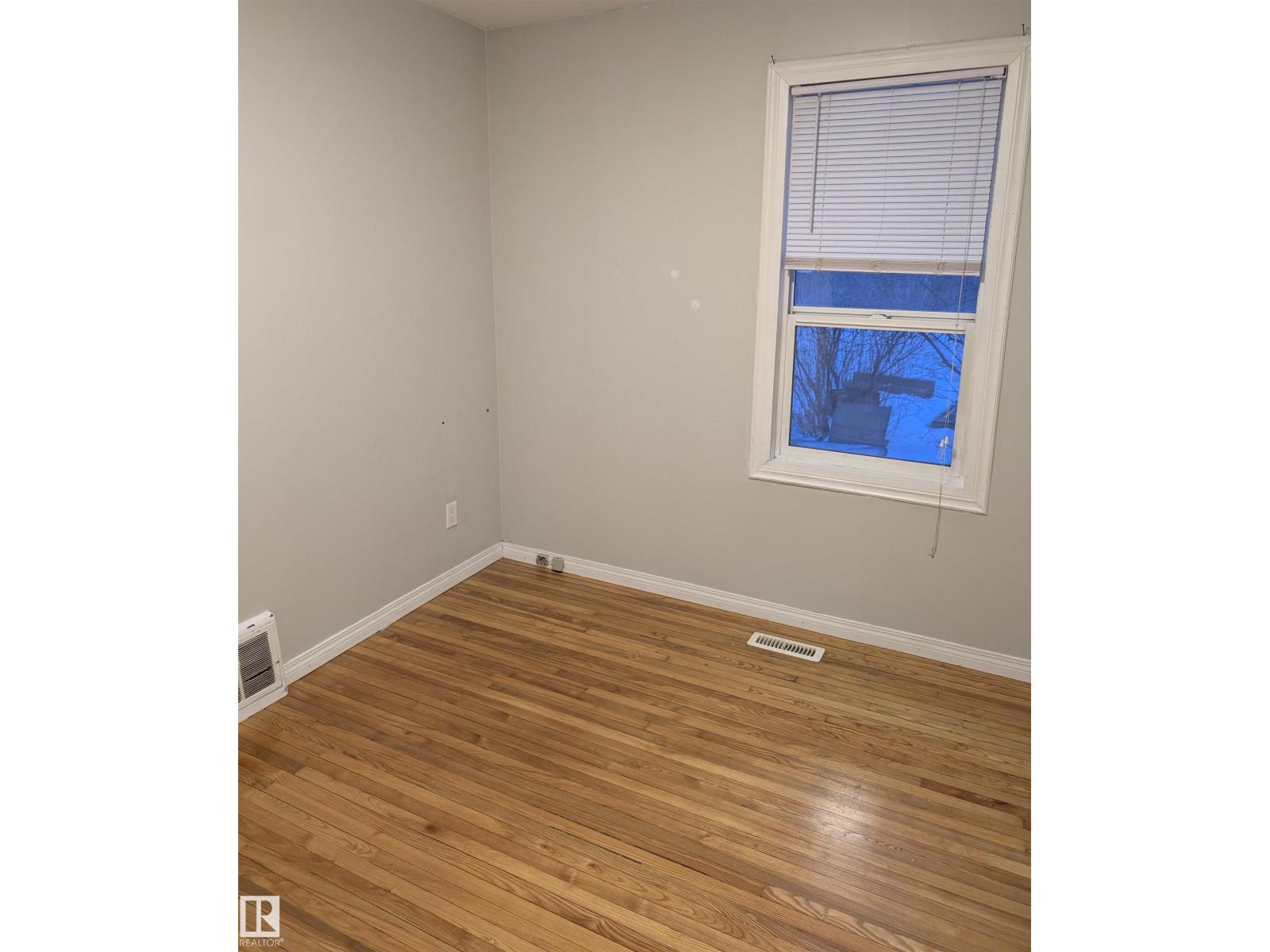 9734 152 St Nw, Edmonton, Alberta  T5P 1X1 - Photo 4 - E4471542