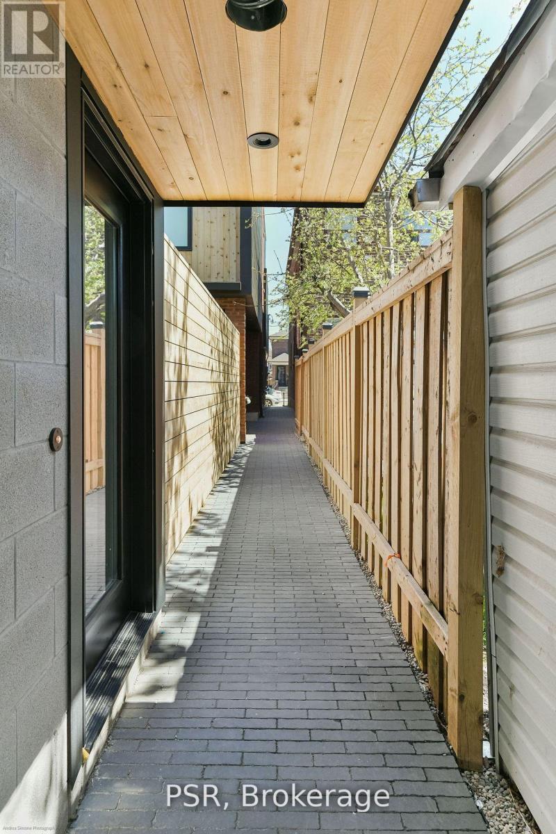 D - 786 Ossington Avenue, Toronto, Ontario  M6G 3V1 - Photo 2 - W12753408