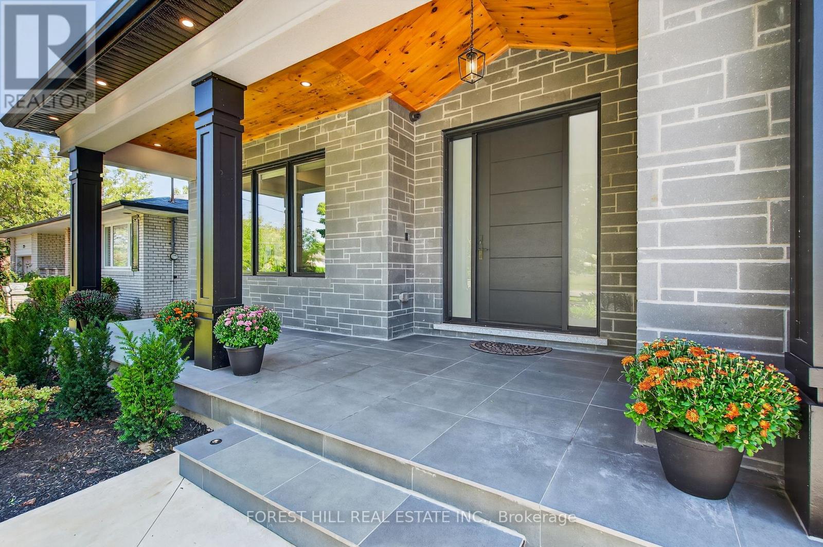 221 Morden Road, Oakville, Ontario  L6K 2S2 - Photo 3 - W12753410