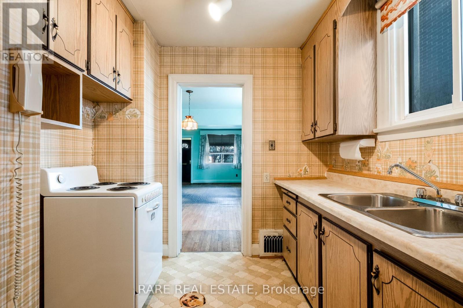 1141 Glengrove Avenue, Toronto, Ontario  M6B 2K5 - Photo 20 - W12753452