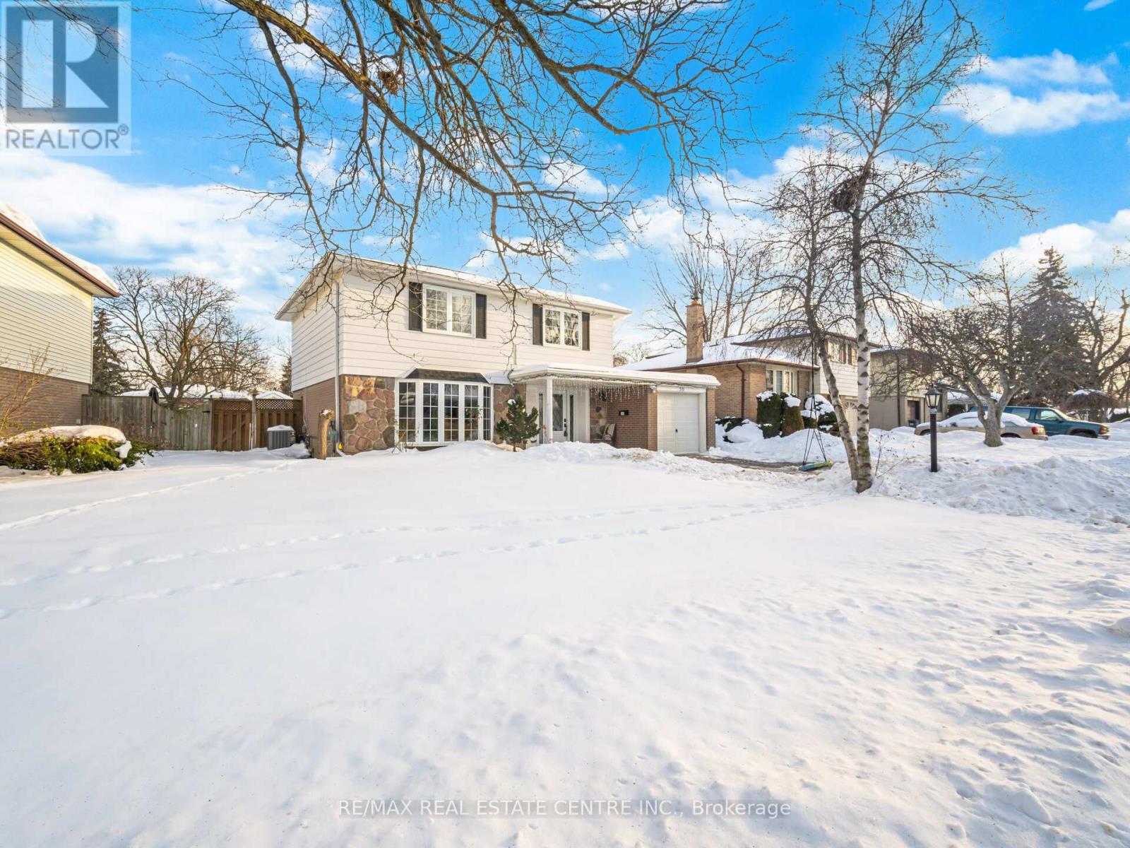 59 Roberts Crescent, Brampton, Ontario  L6W 1G9 - Photo 3 - W12753486