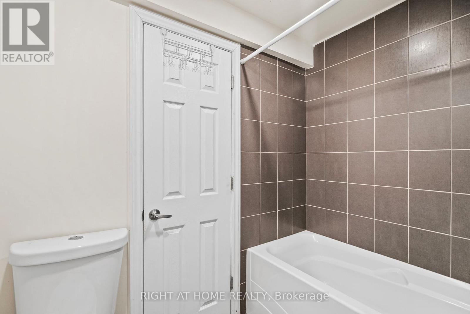 Bsmnt - 2064 Glenada Crescent, Oakville, Ontario  L6H 4M2 - Photo 7 - W12753510