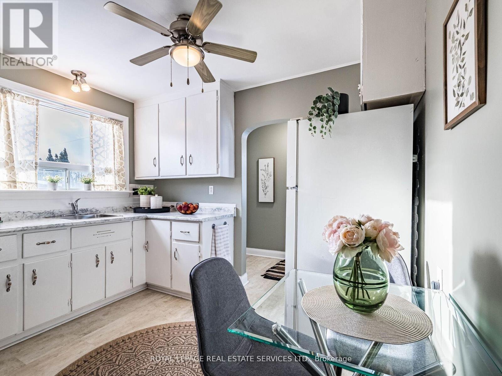 29 Woodward Avenue, Brampton, Ontario  L6V 1K2 - Photo 12 - W12753518