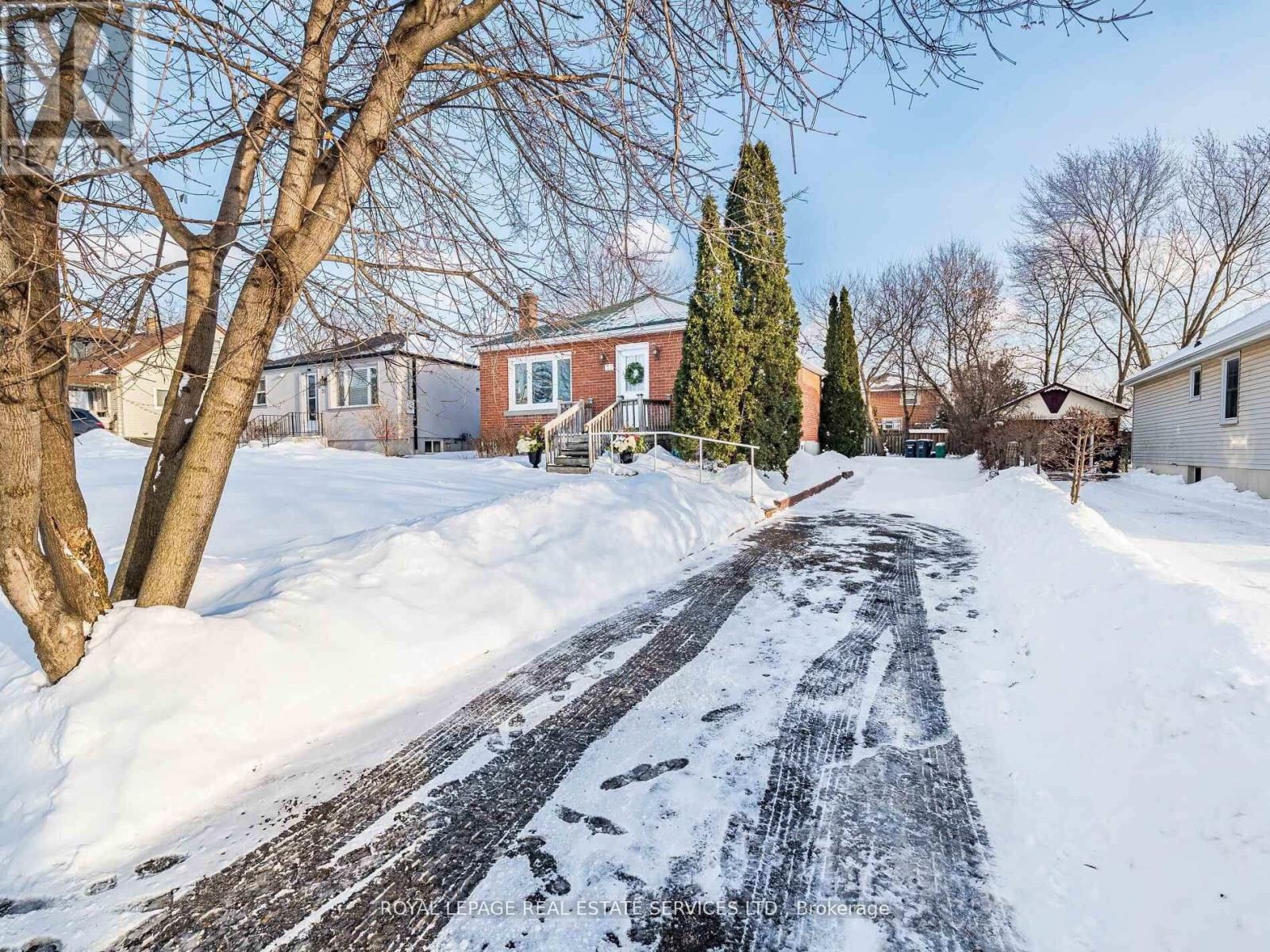 29 Woodward Avenue, Brampton, Ontario  L6V 1K2 - Photo 2 - W12753518