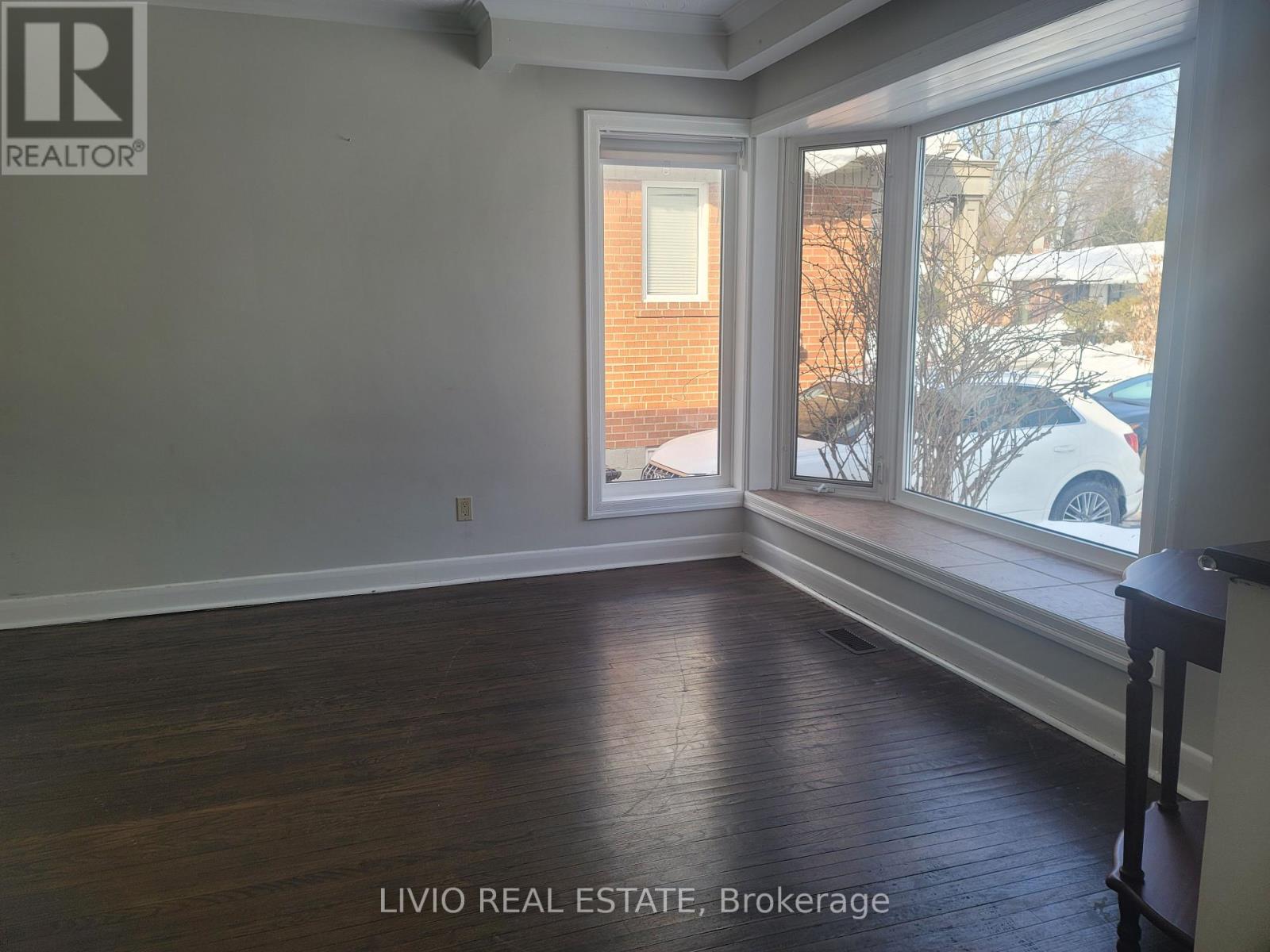 (MAIN) - 22 NORTHAMPTON DRIVE, Toronto, Ontario