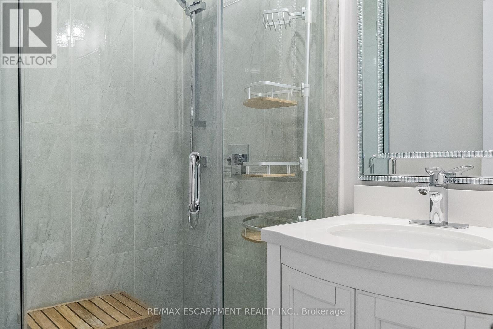 24 Cayuga Avenue, Mississauga, Ontario  L5G 3S7 - Photo 28 - W12753556