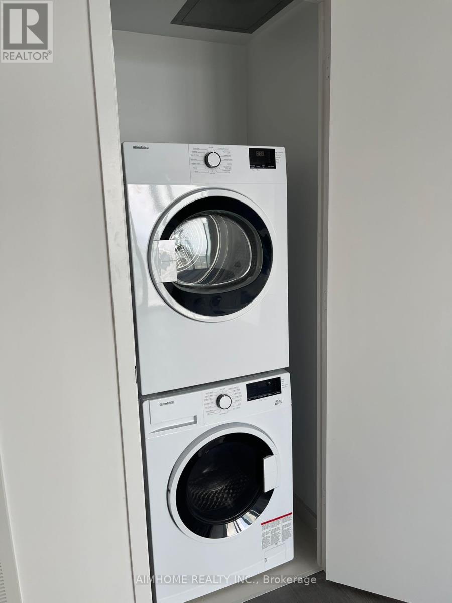 5302 - 3900 Confederation Parkway, Mississauga, Ontario  L5B 0M3 - Photo 10 - W12753558