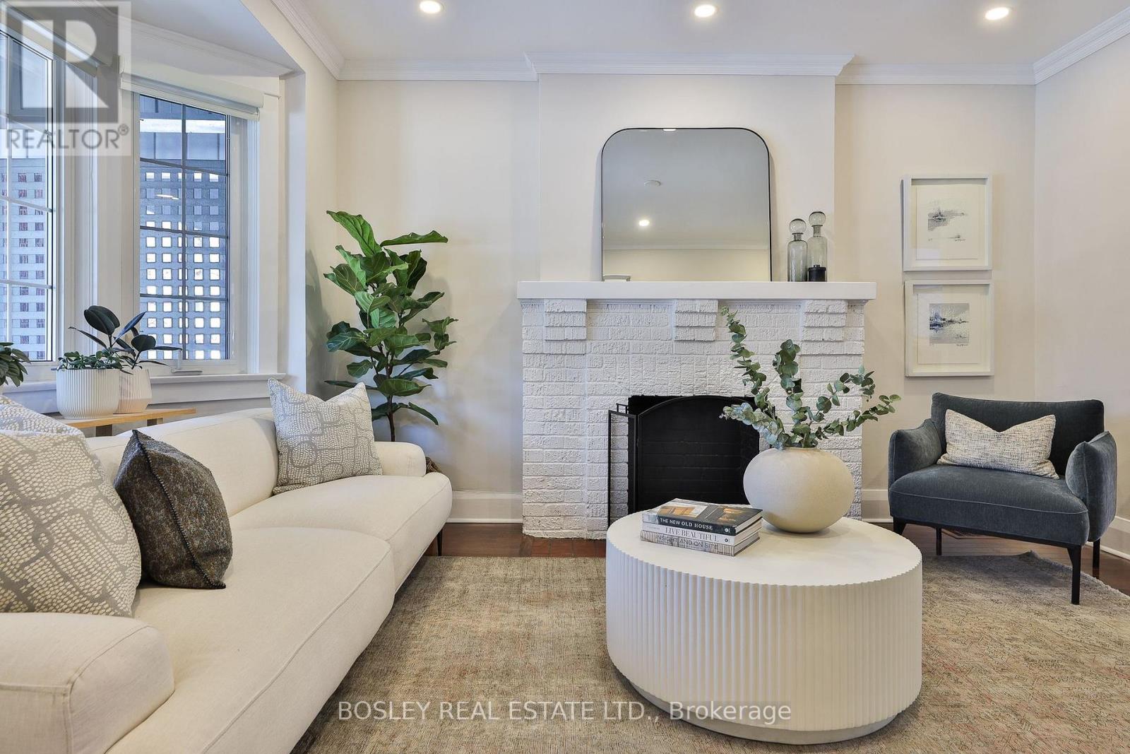 413 BERESFORD AVENUE, Toronto, Ontario